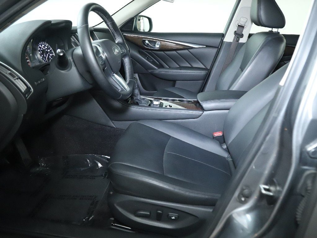 2018 INFINITI Q50 3.0t LUXE Essential AWD