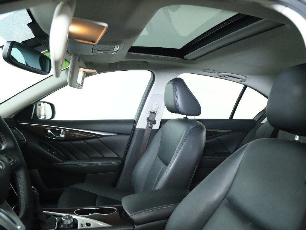 2018 INFINITI Q50 3.0t LUXE Essential AWD