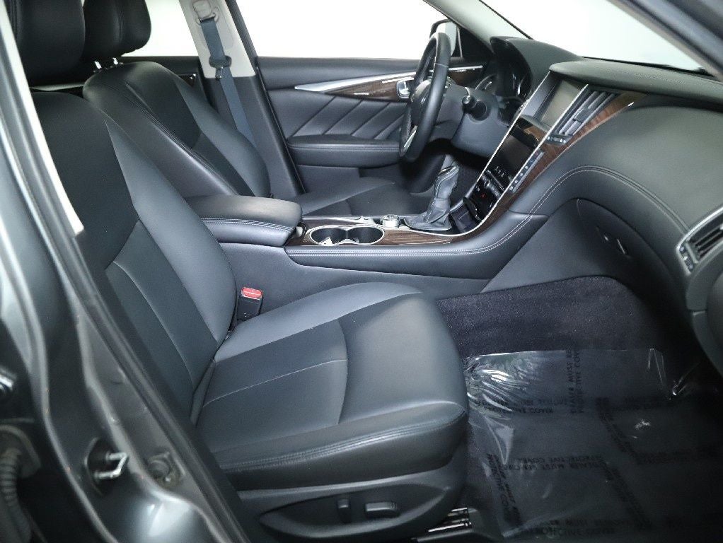 2018 INFINITI Q50 3.0t LUXE Essential AWD