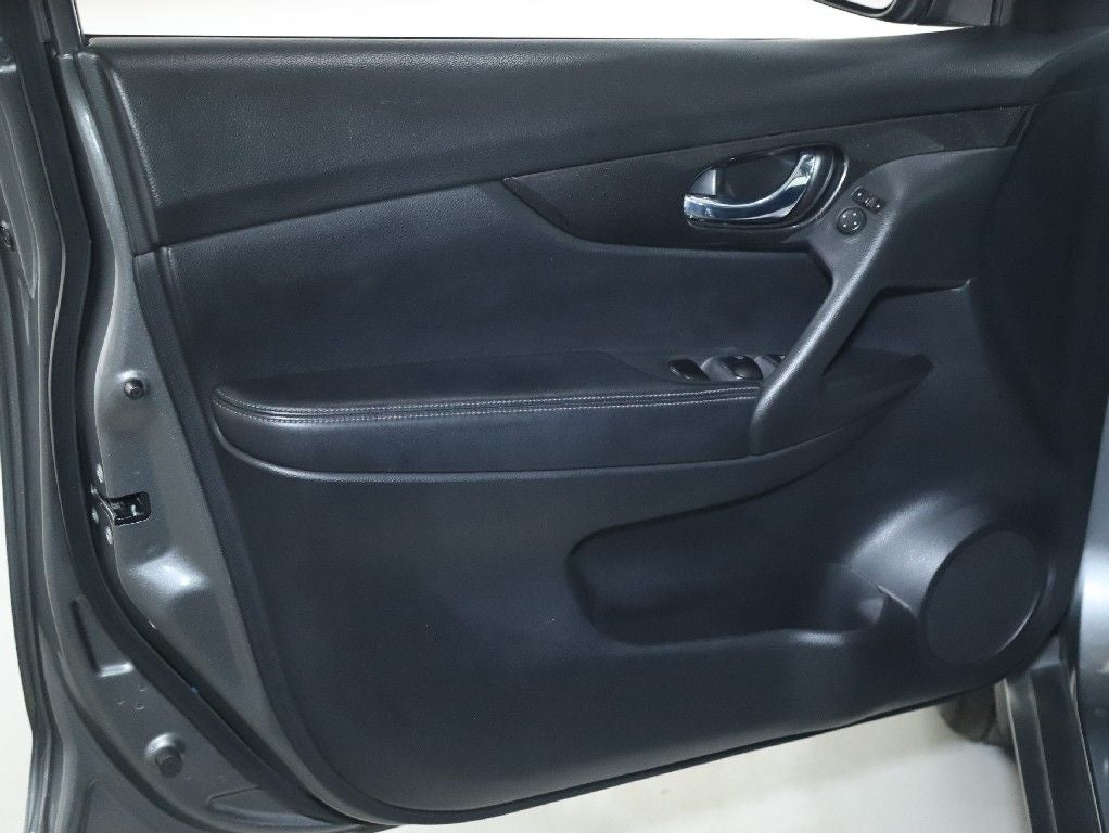 2017 Nissan Rogue SV Sun and Sound Touring AWD