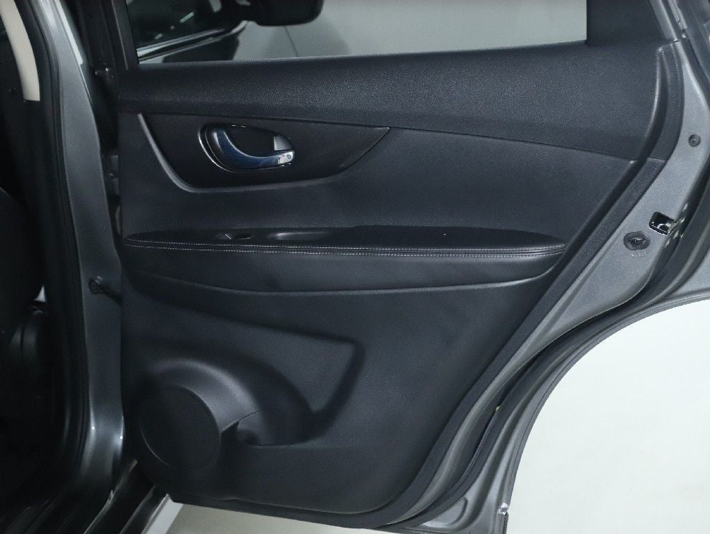 2017 Nissan Rogue SV Sun and Sound Touring AWD