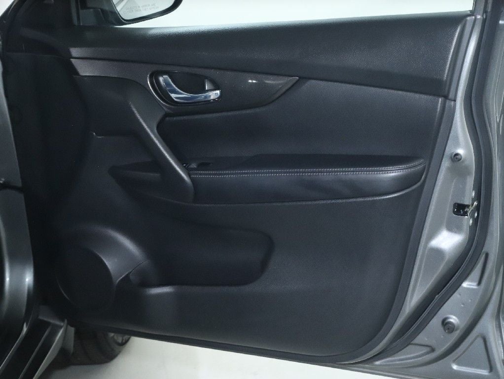 2017 Nissan Rogue SV Sun and Sound Touring AWD