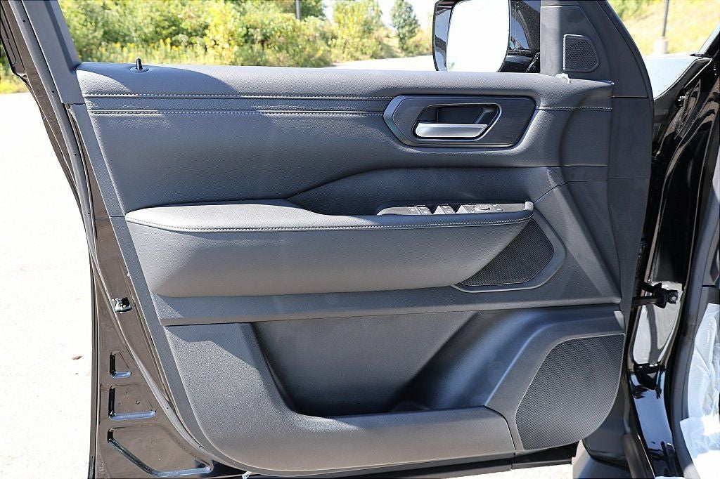 2026 Nissan Armada SV