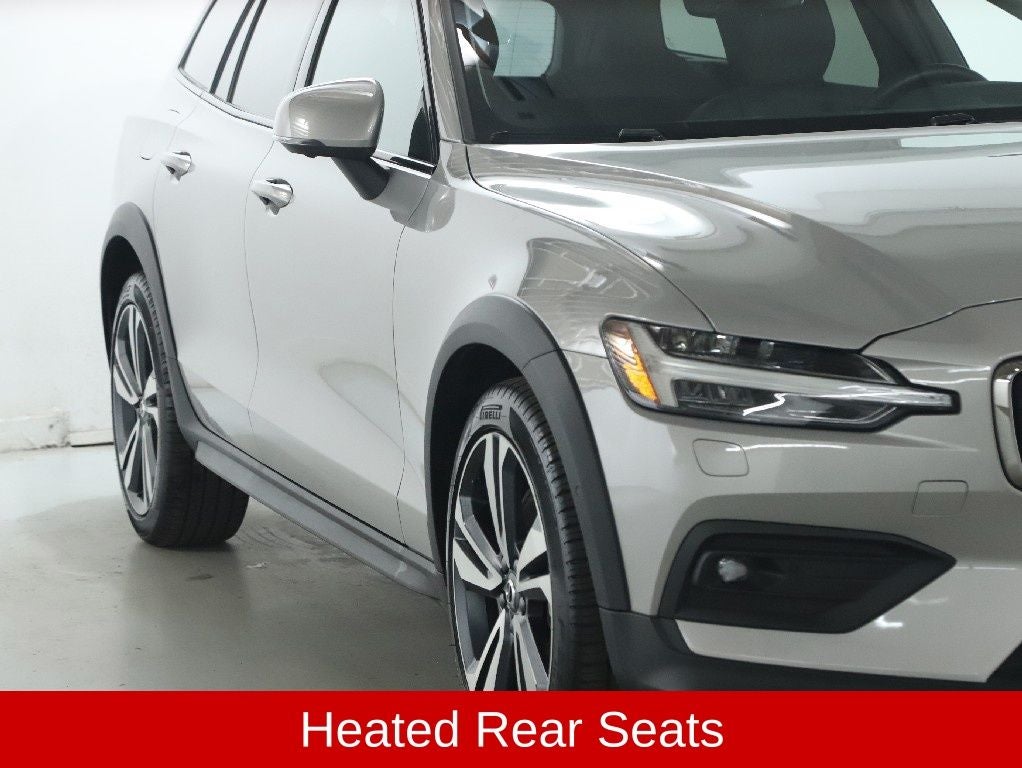 2025 Volvo V60 Cross Country B5 Plus AWD