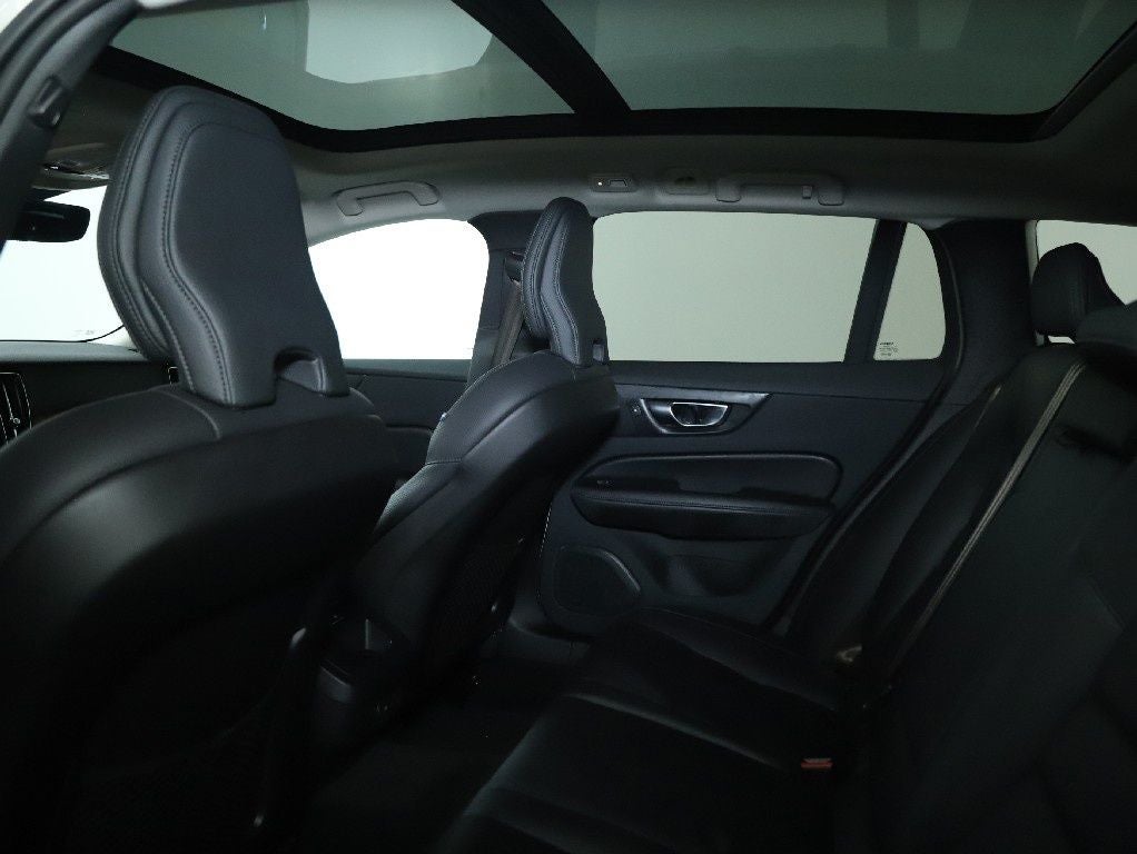 2025 Volvo V60 Cross Country B5 Plus AWD
