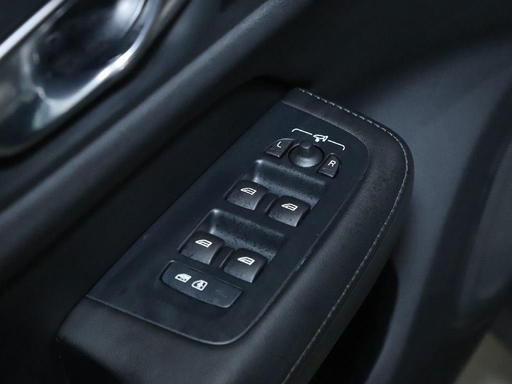 2025 Volvo V60 Cross Country B5 Plus AWD