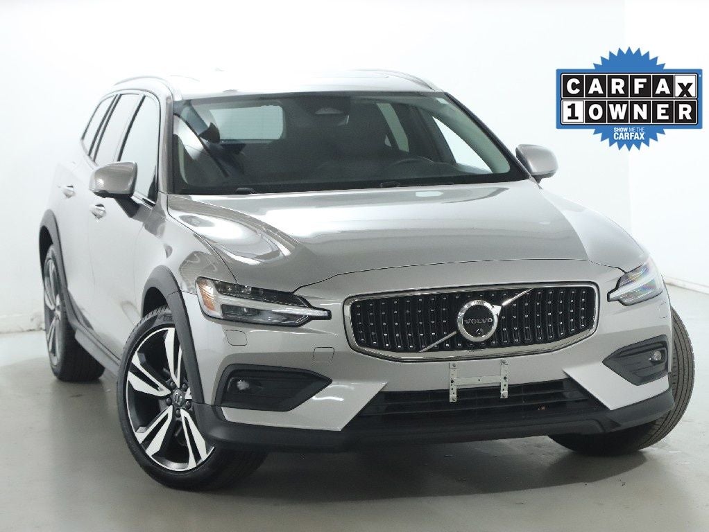 2025 Volvo V60 Cross Country B5 Plus AWD