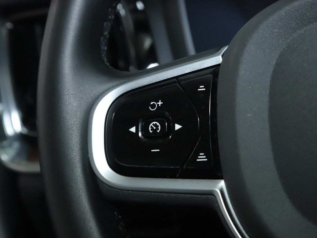 2025 Volvo V60 Cross Country B5 Plus AWD