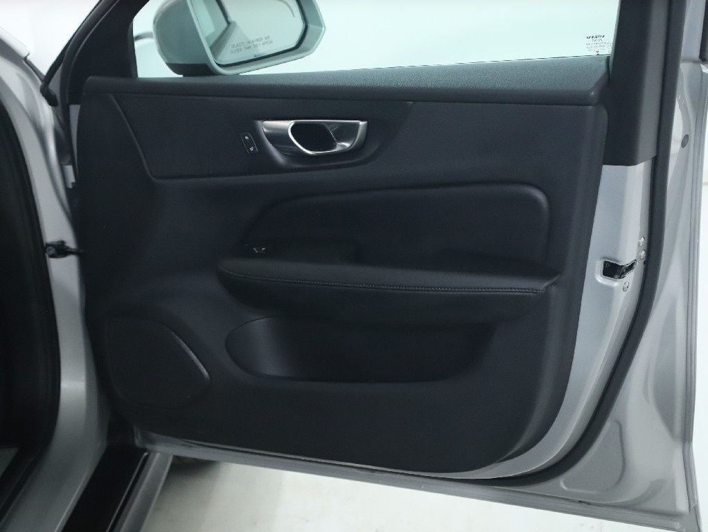 2025 Volvo V60 Cross Country B5 Plus AWD